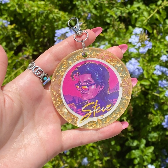 Stranger Things Purple Steve Harrington Cartoon & Gold Flakes Keychain Bag Charm - Picture 16 of 17